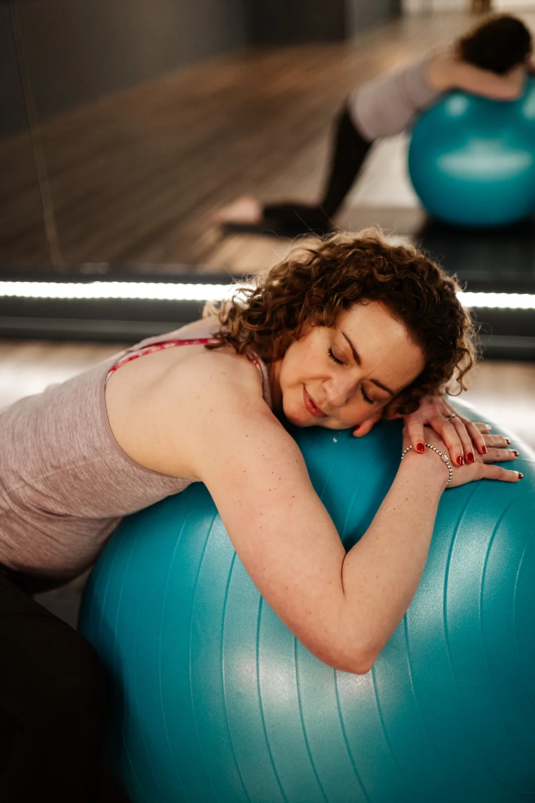 A gentle pregnancy yoga class